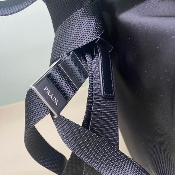 Prada backpack - Picture 4 of 9